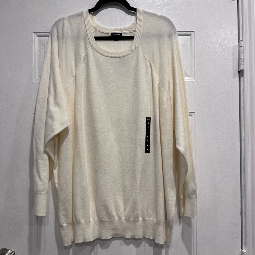 NWT Torrid Cream Crewneck Sweater Relaxed Fit Soft Knit 4X